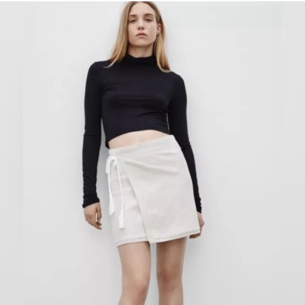 TALULA Bourlet Jaquard Knit Wrap Mini Skirt oatmeal size small